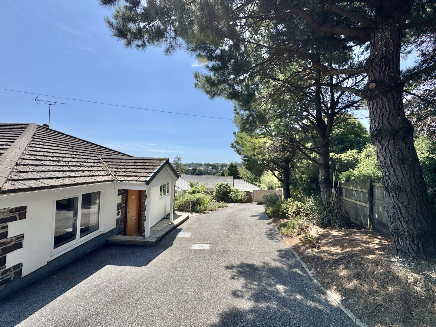 Comprigney Hill, Truro